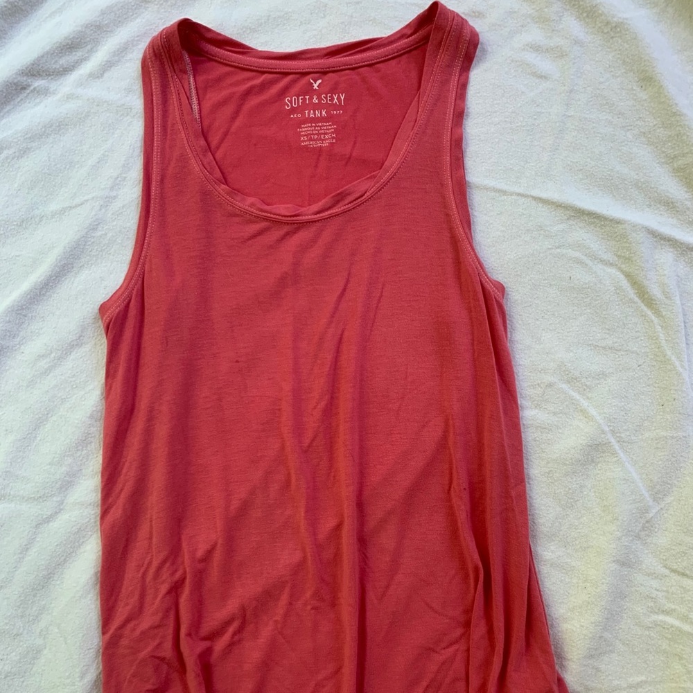 AMERICAN EAGLE soft & sexy tank faded red